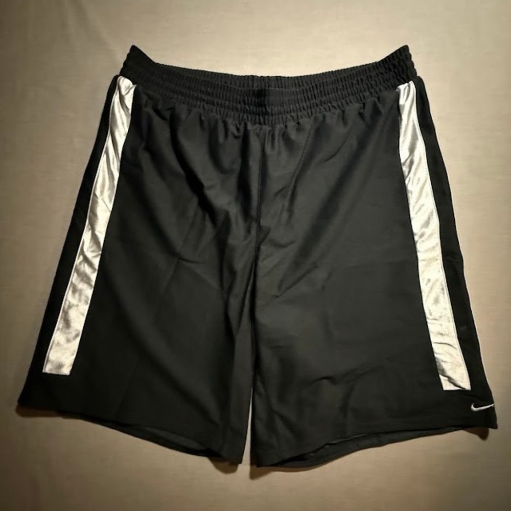 Vintage Nike Men's Black Shorts W/ Silver Stripe Gym Basketball‎ Workout 36X11.